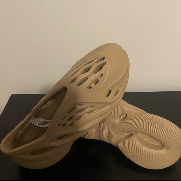 Ochre Foams - Picture 1 of 3